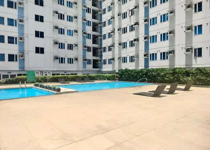 Luxurious 9th Floor In Quezon With Private Pool *